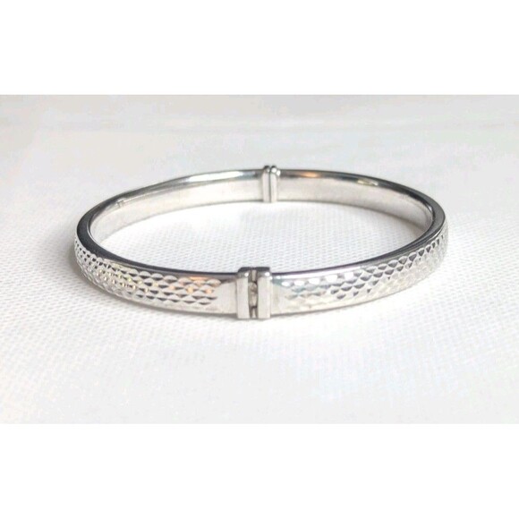Hollow Sterling Silver Hinged Diamond Cut Bangle Bracelet, 7.5 inch - Picture 4 of 7